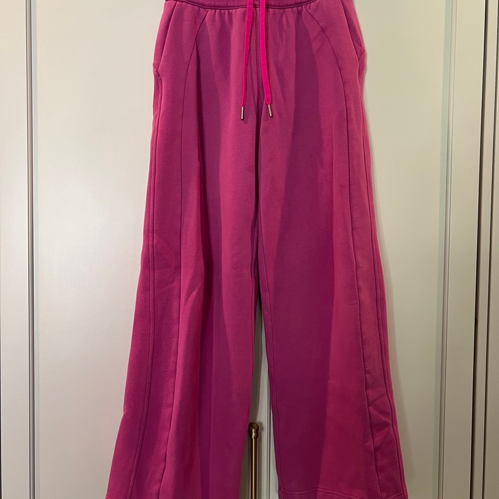 Lululemon Scuba Pink Wide Leg sweatpants